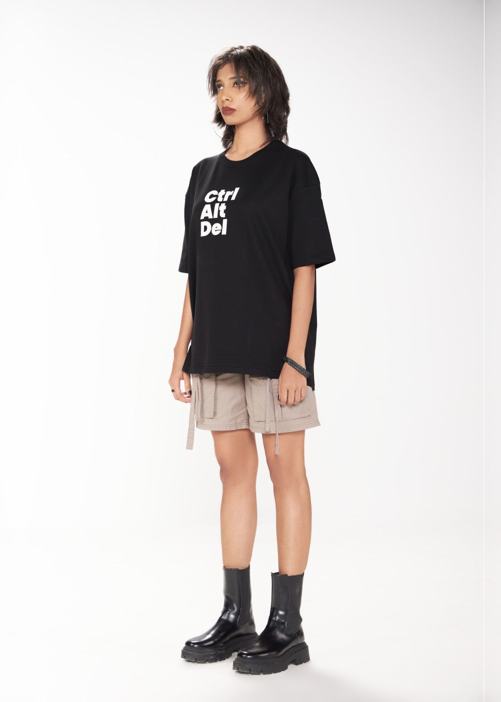 Round Neck Basics T-Shirt – Black (UNISEX)