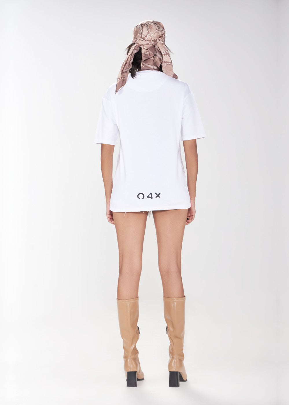 Round Neck Basics T-Shirt – White (UNISEX)