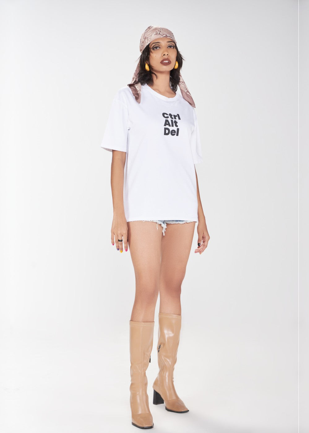 Round Neck Basics T-Shirt – White (UNISEX)